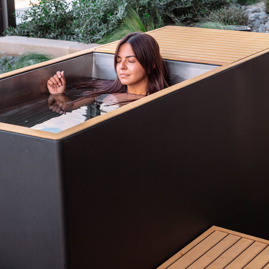 Revive Plunge Luxury Plunge with 1hp Chiller