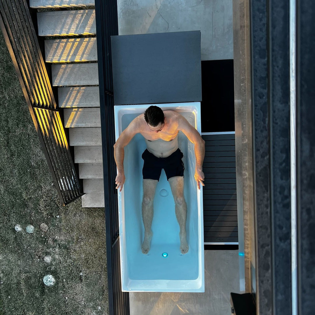Revive Plunge 6 Person Traditional Sauna & Acrylic Plunge